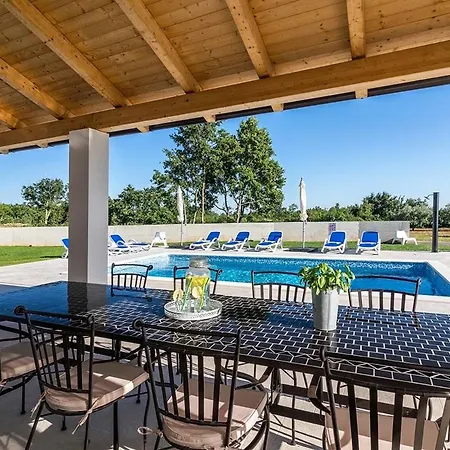 Сasa de vacaciones House Goran 2095