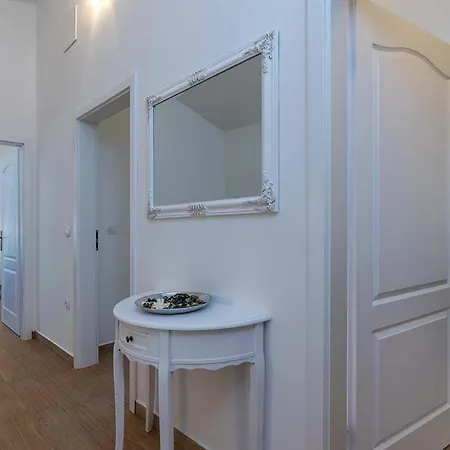 Semesterbostad House Goran 2095