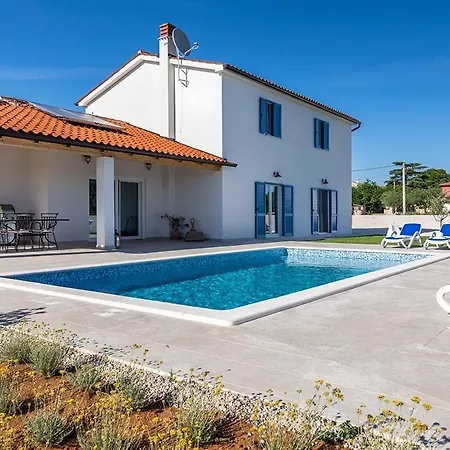 House Goran 2095 بيت للعطل